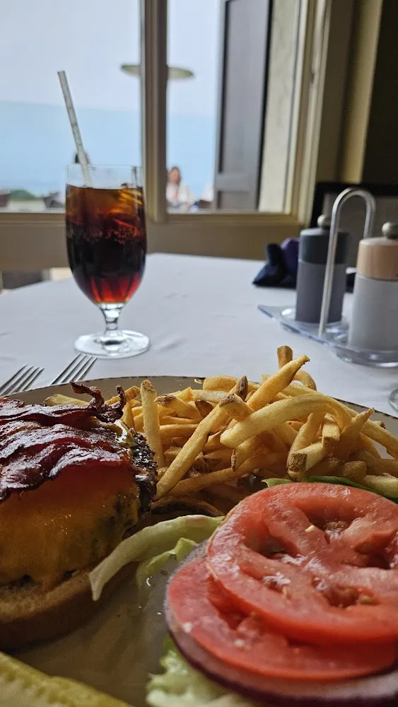 Spanish Bay Half-Pound Burger